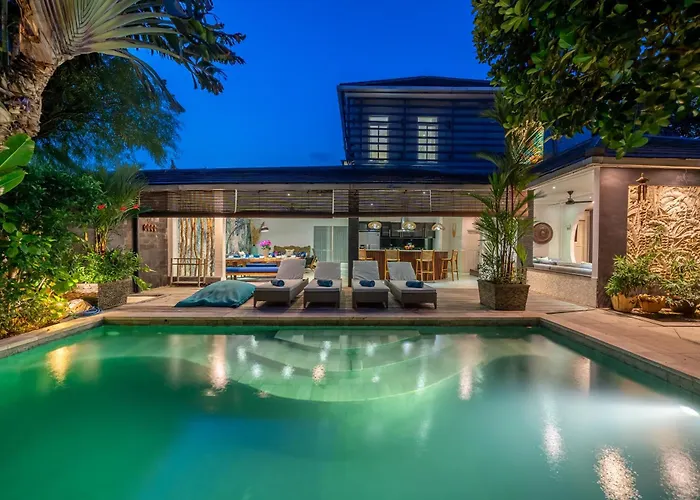 Villa Alchemy Private 4 Bedroom Eat Street 10 Steps To Revolver Cafe Seminyak (Bali)