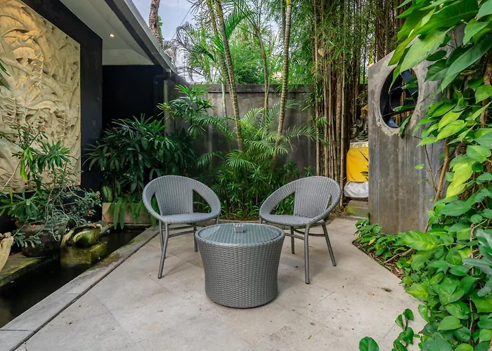 Alchemy Private 4 Bedroom Eat Street 10 Steps To Revolver Cafe *