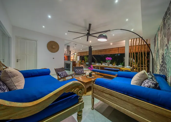 Villa Alchemy Private 4 Bedroom Eat Street 10 Steps To Revolver Cafe