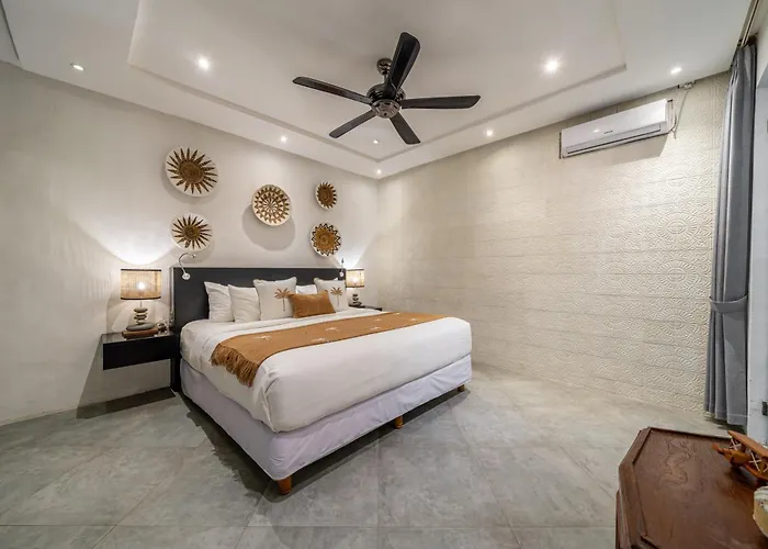 Villa Alchemy Private 4 Bedroom Eat Street 10 Steps To Revolver Cafe Seminyak (Bali)