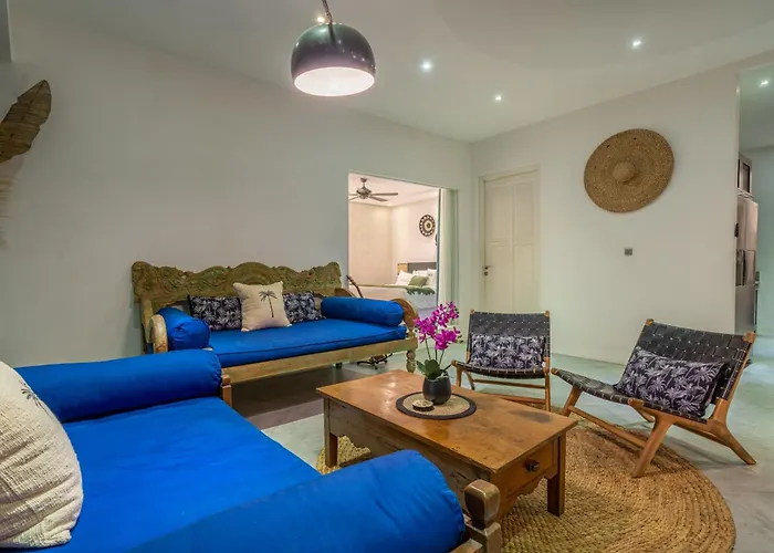 Alchemy Private 4 Bedroom Eat Street 10 Steps To Revolver Cafe Villa *